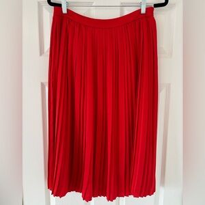 Banana Republic Women’s size 8 Elegant Red Pleated Skirt